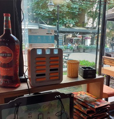 rental power bank case cafe